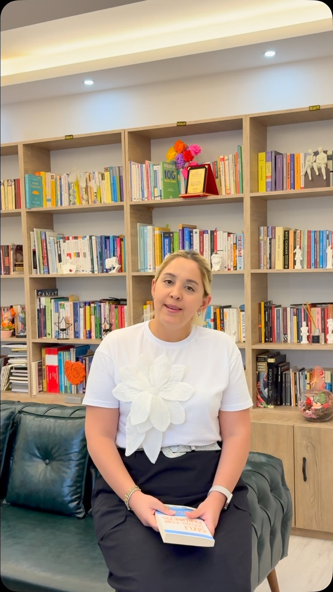 Afra Gök Hakkında Bilgi