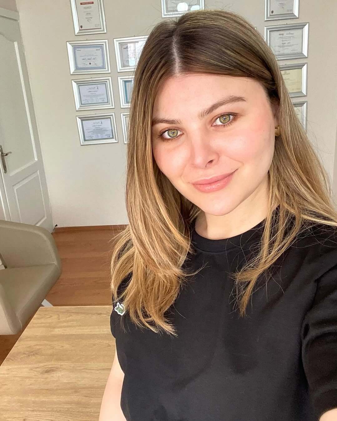 Selin Sakınl... Hakkında Bilgi