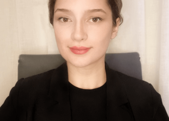 Ece Nur Ayar : Kapak Görseli