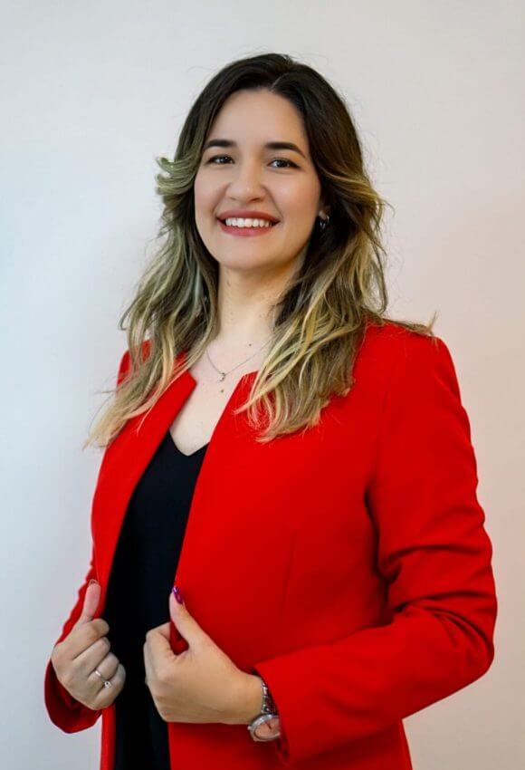 Ecem Çakın : Kapak Görseli