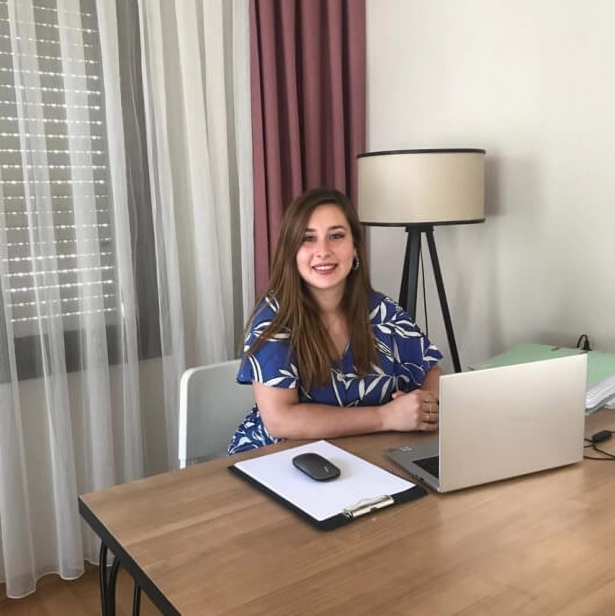 İrem Gözükara : Kapak Görseli
