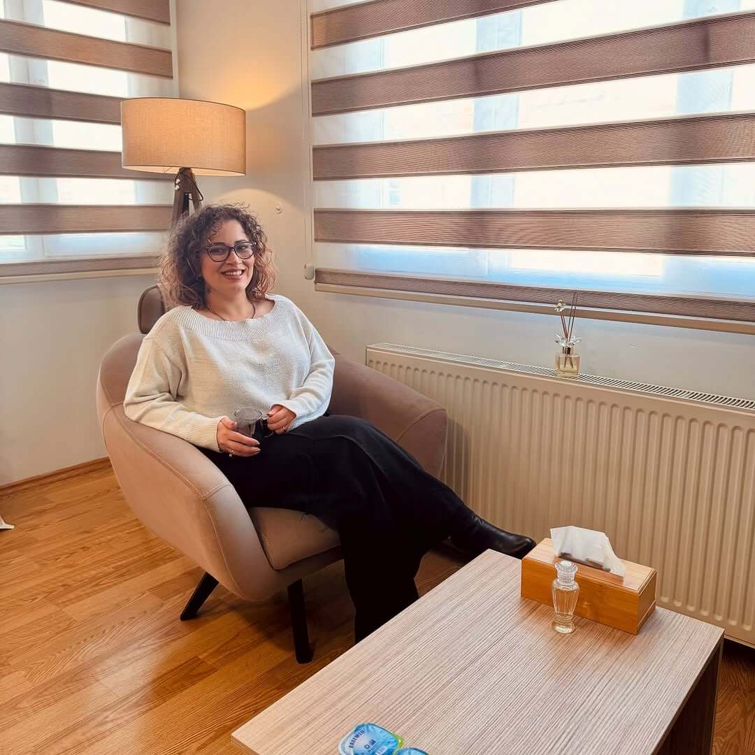 İrem Yaklaş : Kapak Görseli