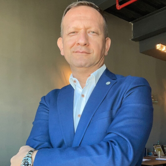 Murat Sarısoy : Kapak Görseli